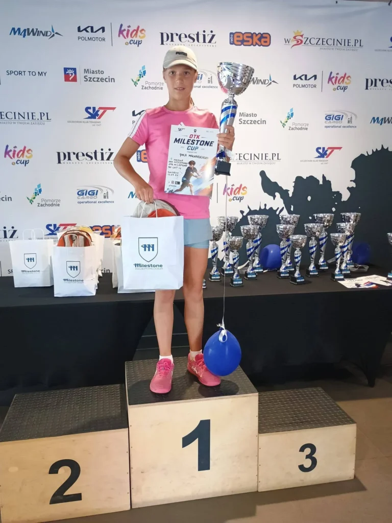 Pola Macharzewska na najwyższym stopniu podium OTK U14 Milestone w Szczecinie